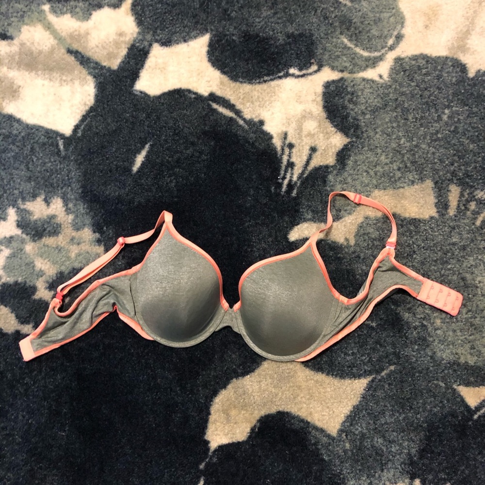 Victoria’s Secret sage green and color bra - 38C